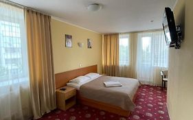 Готель ім Олександра Довженка Ніка